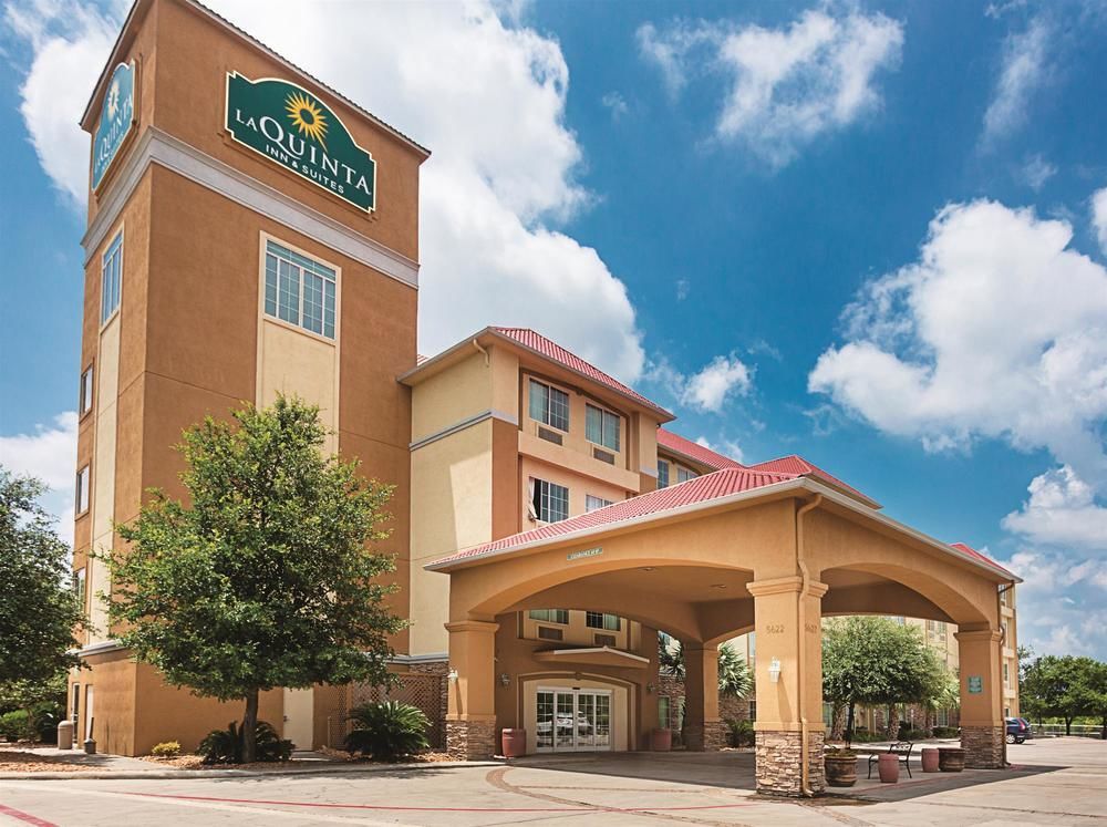 Comfort Inn & Suites Near Six Flags & Medical Center San Antonio Exterior foto