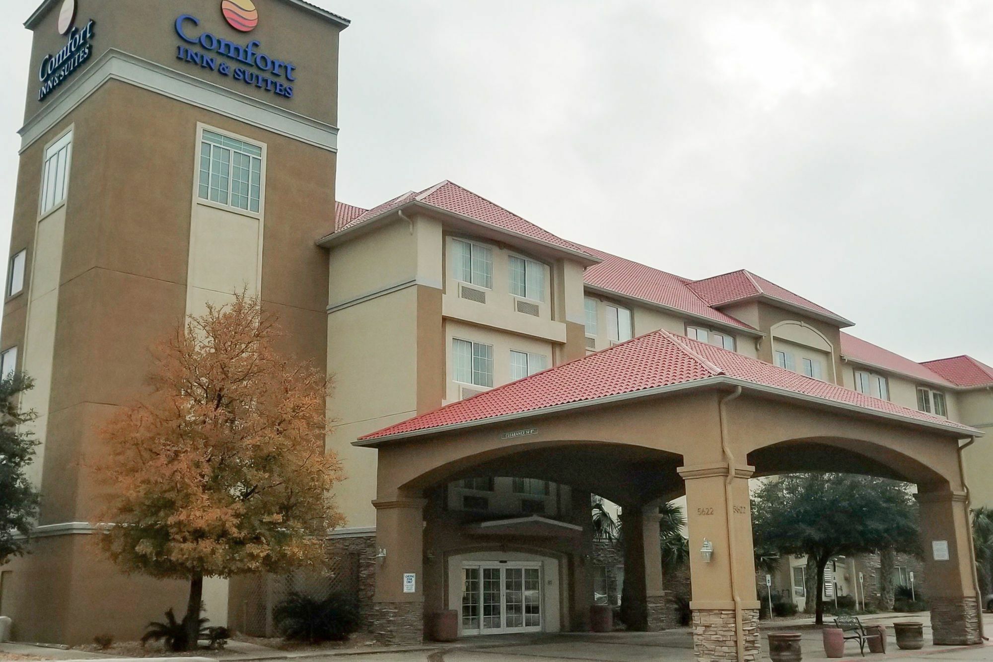Comfort Inn & Suites Near Six Flags & Medical Center San Antonio Exterior foto